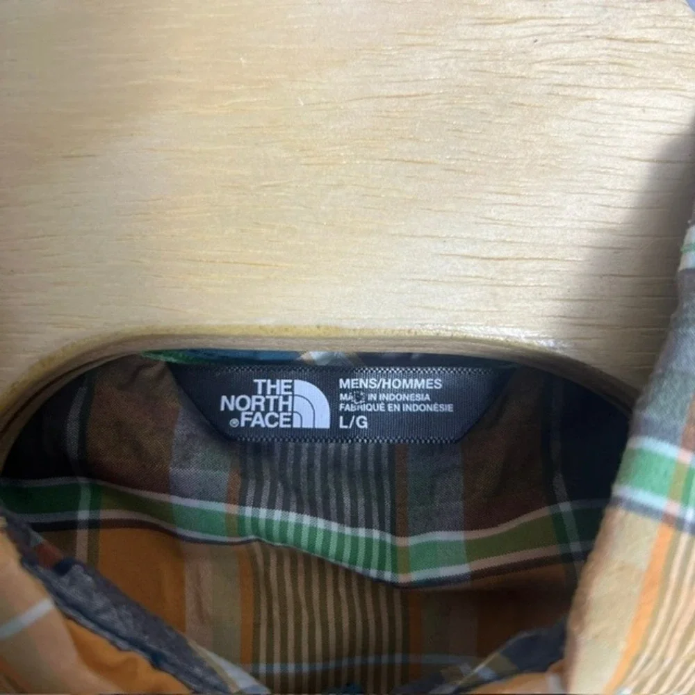 The North Face Men's Plaid Button Up‎ Short Sleeve Shirt with Pocket Size Large